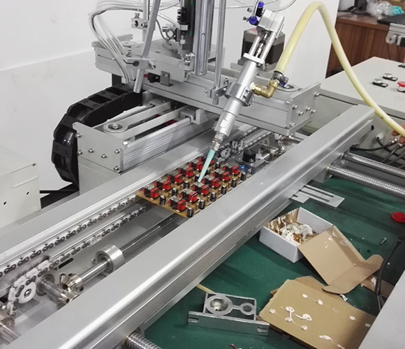 在线式视觉主动点胶机